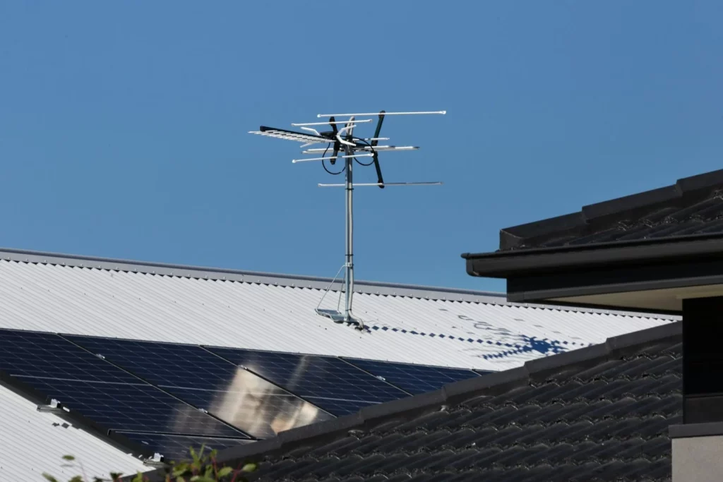 Solar Panels Rooftop House — E-Solaire CH